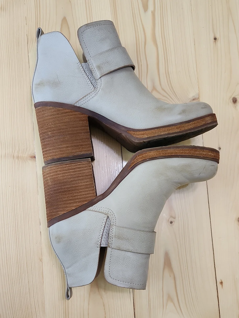 Korks Kari Block Heel Ankle Booties Cream Taupe Buckle Square Toe Size 9.5 - Picture 13 of 17